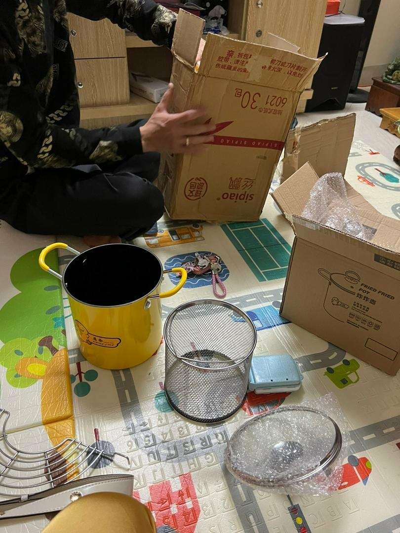 sản phẩm có chất lượng tốt. Nồi đẹp, chống dính tốt, rổ lưới cứng cáp. Giá vậy là tốt lắm đó.