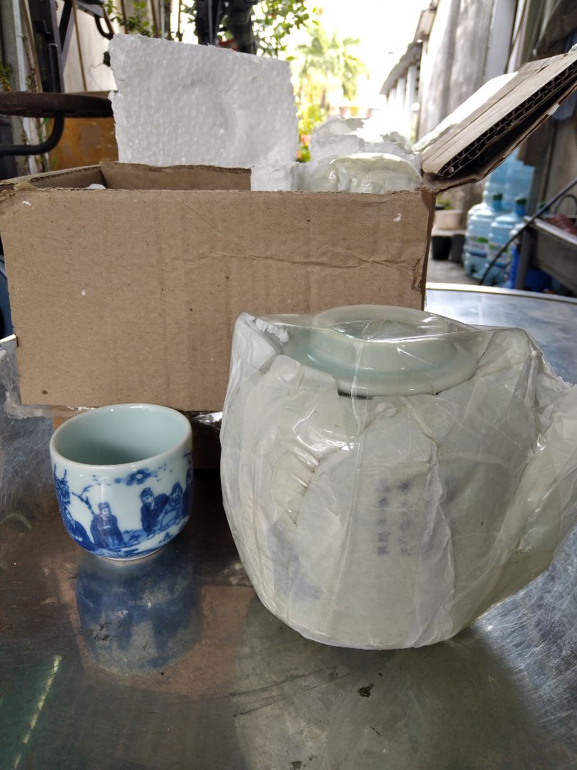 Hàng đẹp , đóng gói cẩn thận , ly hơi to , nhỏ tí xíu nữa thì đẹp hơn .