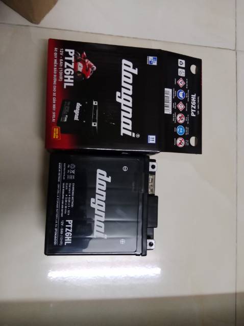 ắc quy to, khởi động tốt, có điều vị trí bắt ốc nằm ngang hơi vướng khi để trong xe máy, còn lại ok