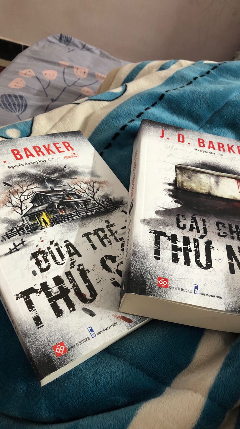 Giá đỉnh của chóp
Mình thấy giá bìa 1 quyển gần 200k cơ mà mua trên tiki 2 cuốn cả ship với áp dụng mã giảm giá các kiểu còn gần 200k :))))
Chất lượng oke mà nay không thấy tiki bọc gì ở ngoài sách nhỡ mưa thì toang hết, nói thế chứ nhận sách vẫn đẹp vẫn mới k nhăn nheo gì hếttt ☺️
Giao hàng nhanhhh