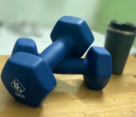 Sản phẩm đúng như hình. 
Shop đóng gói cẩn thận. Cao su của 1 tạ có 1 lỗ nhỏ. Tuy nhiên không ảnh hưởng đến chất lượng. Màu xanh sáng Sản phẩm đúng như hình. 
Shop đóng gói cẩn thận. Cao su của 1 tạ có 1 lỗ nhỏ. Tuy nhiên không ảnh hưởng đến chất lượng. Màu xanh sáng