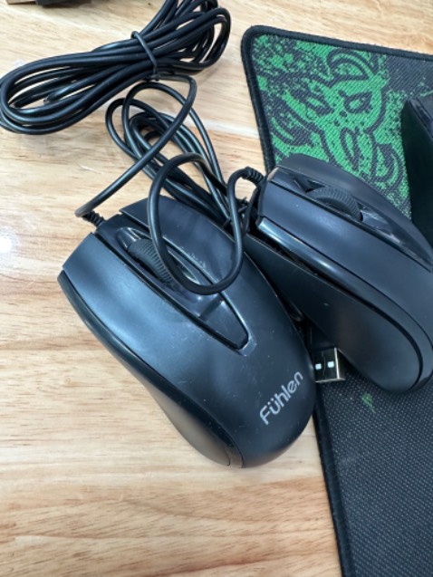 Sản phẩm bị bung, và sước sát nhiều! Mọi người tranh xa cái shop này ra!