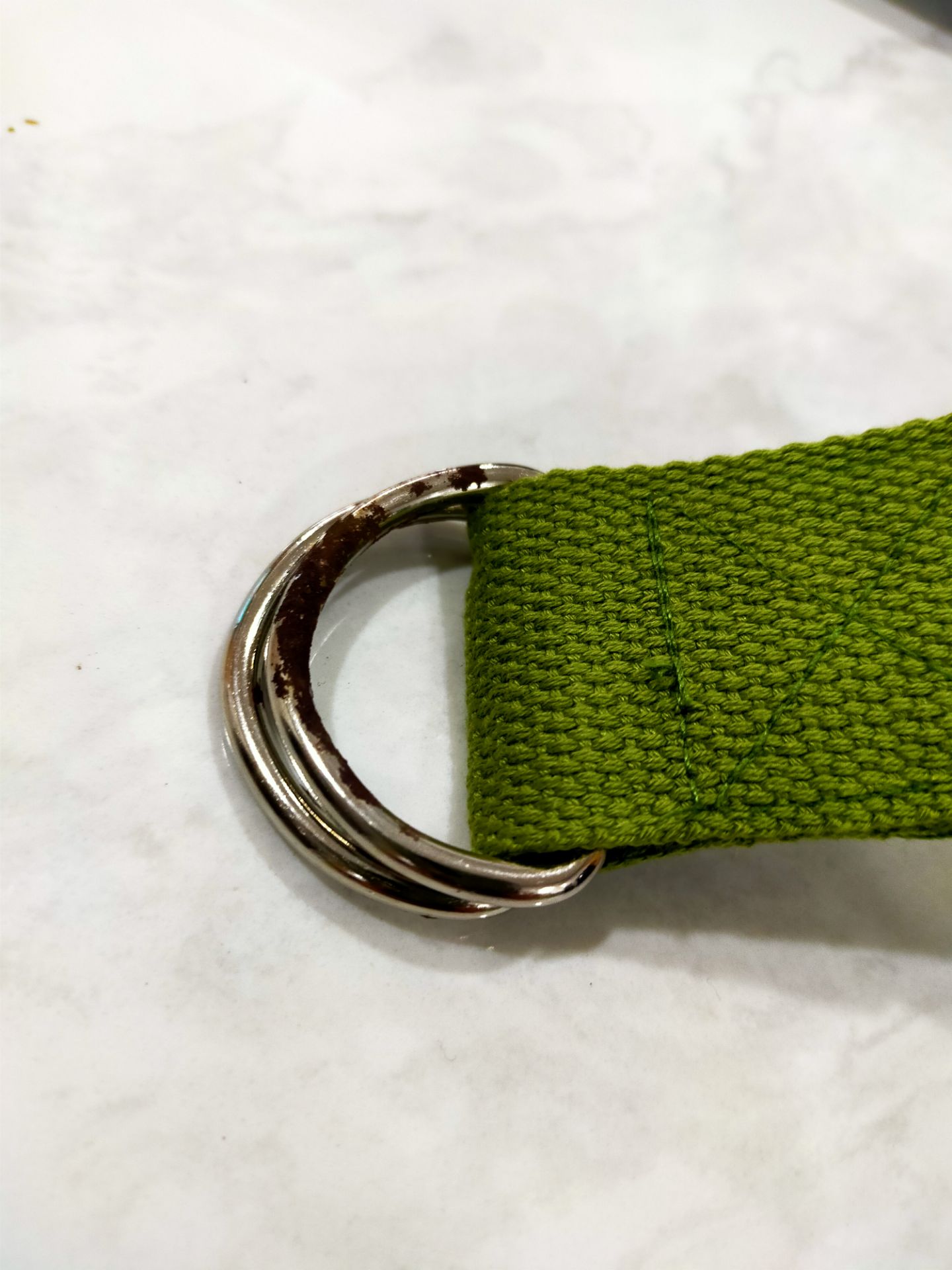 Giao hàng rỉ sét. Shipper trong lúc tôi bận cháu nhỏ đã thổi tiền thiếu cho tôi