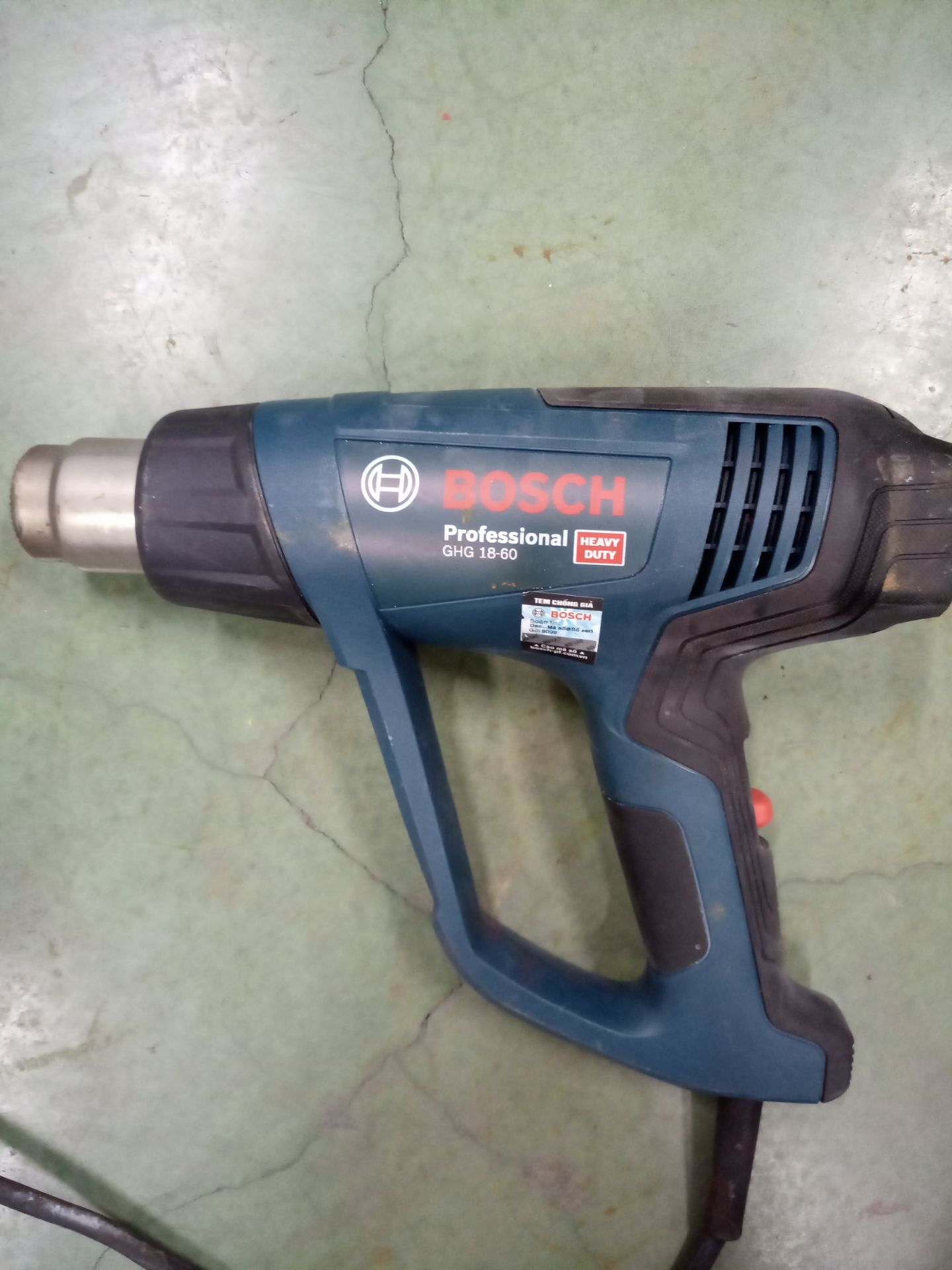 máy chính hãng. dùng tốt. có tem chống hàng giả. Ảnh do đang dùng nên hơi bẩn. Lúc nhận thì mới tinh. good