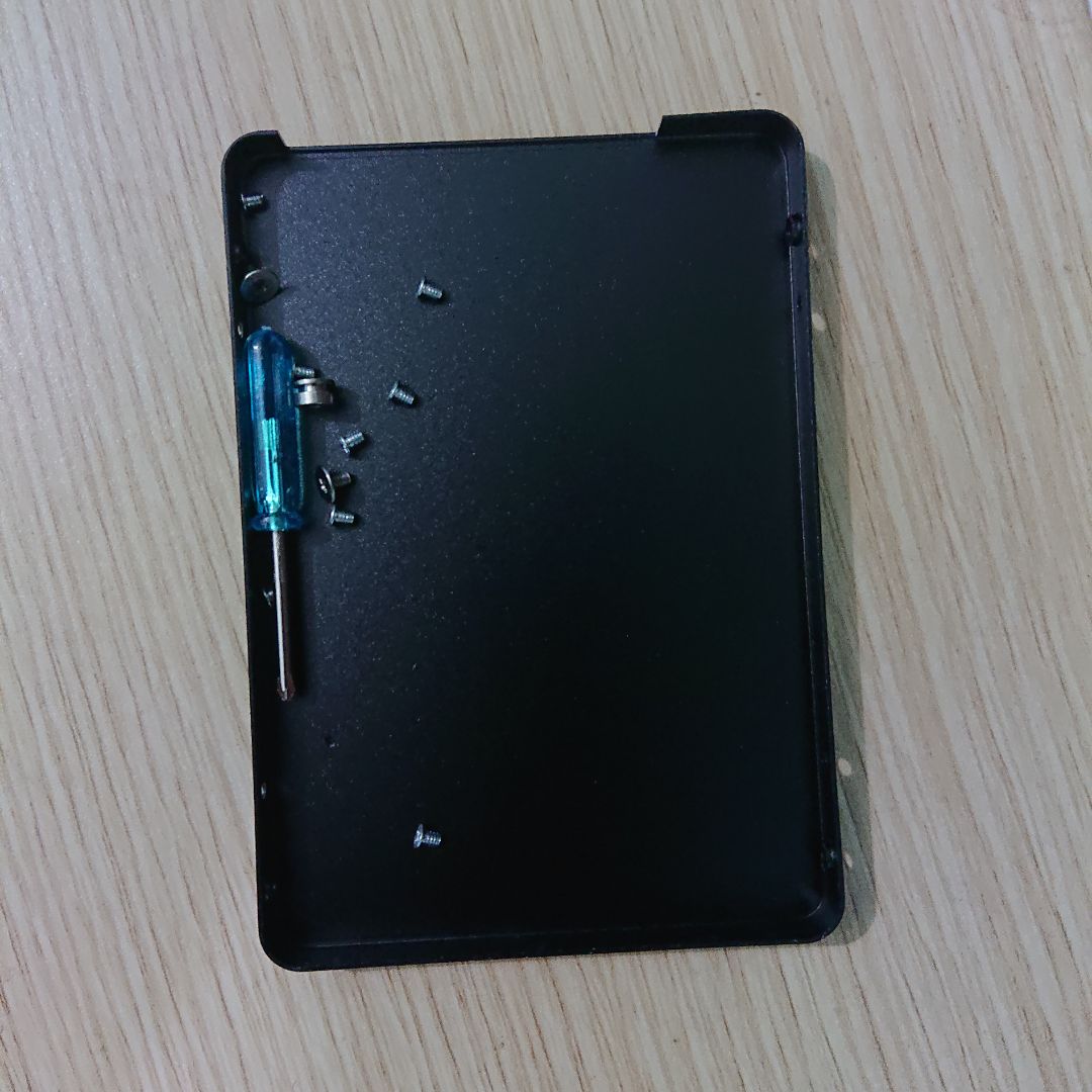 sản phẩm chắc chắn, có bộ ốc đi kèm, gắn vào chạy ổn định