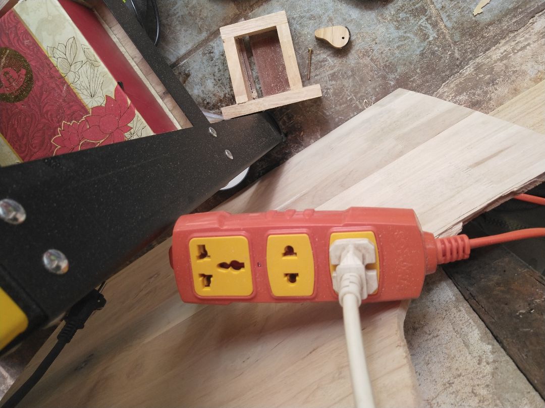 Ổ điện chắc chắn, hàng tốt, bền hay không chưa biết. Đóng gói kỹ, vận chuyển nhanh.