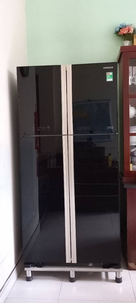 Tủ đẹp, nhân viên giao hàng nhiệt tình