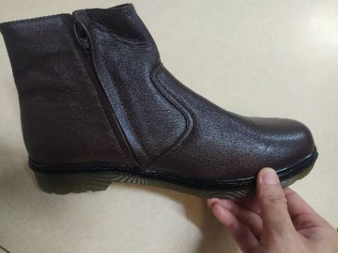 Cực kì hài lòng với shop. Giày rất êm chân. Đúng như hình đăng, da bò chắc chắn. Nay chắc làm khách hàng thân thiết của shop luôn :)