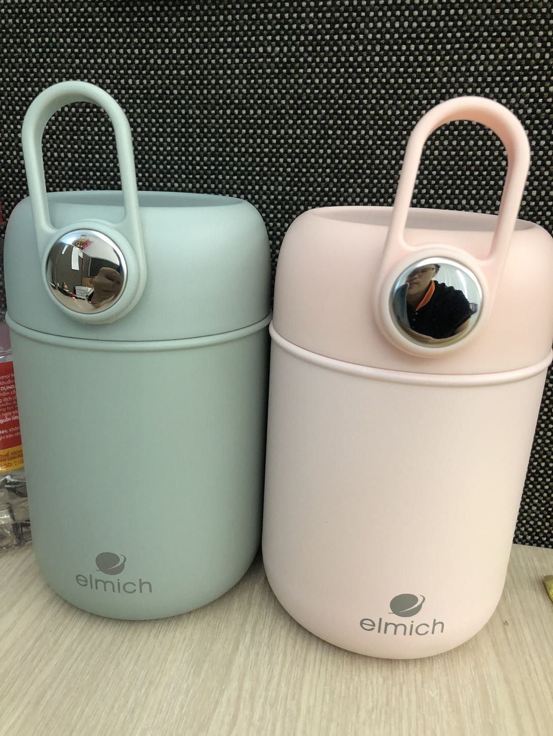 Sáng mang cơm từ 6h30-12h trưa vẫn còn nóng ấm nhé mọi người.