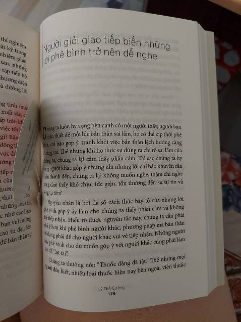 Tựa cũng nói lên một phần của bản thân mình và mình mua đọc để cảm nhận được rõ hơn những lời viết về điều như tựa sách