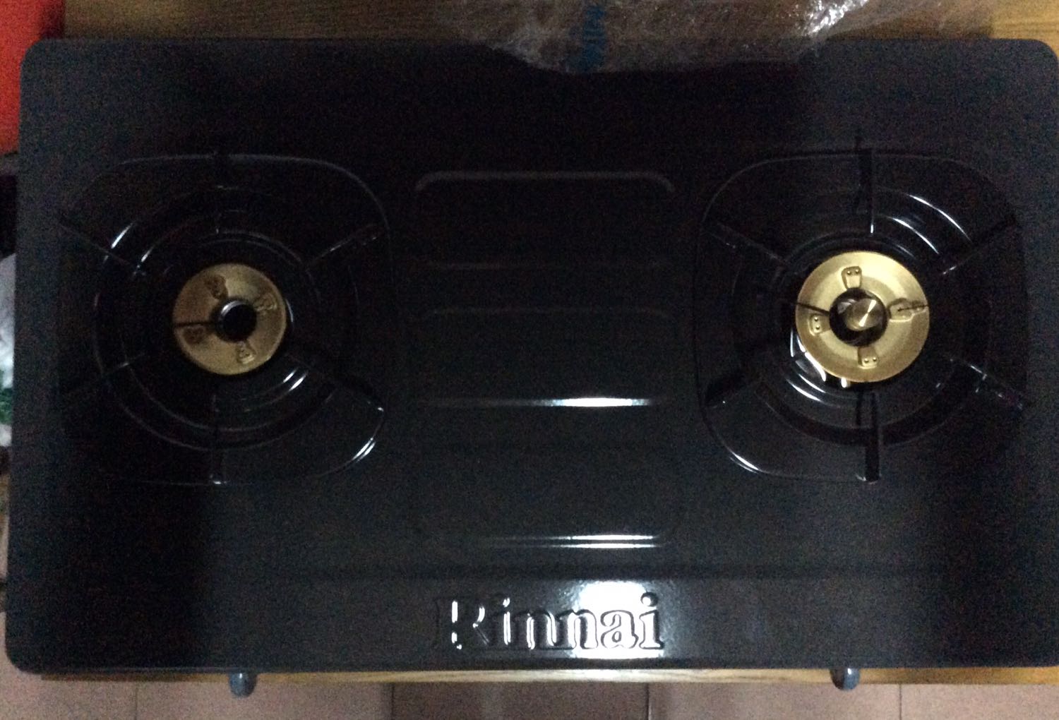 Dùng được khá ổn, bắt lửa mạnh, nhưng giao hàng tới thấy bếp có vẻ hơi cũ và bị trầy 3 vạch ở viền mép bép