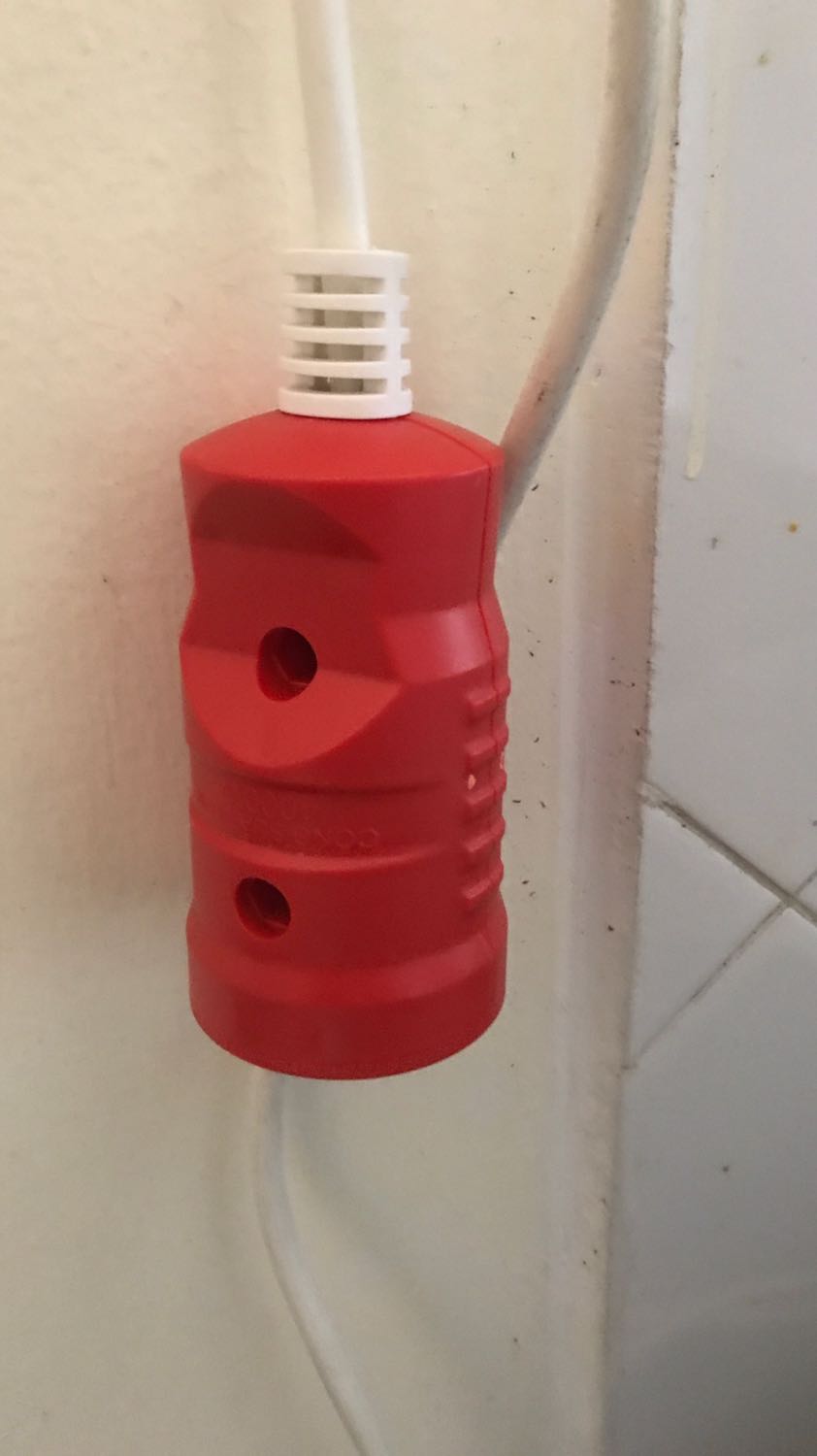 Chắc chắn, đẹp, giá thành tốt hơn nhiều so với tiệm điện. Đóng gói kỹ càng.