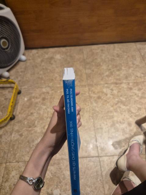 Giao hàng nhanh lắm
Sách có nhiều tình huống sư phạm rất hay
Tuy sách k được mới cho lắm