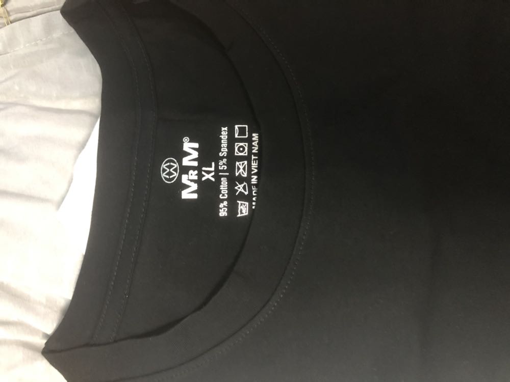 Lần đầu mua quần cho ông xã dùng thử thấy chất lượng tốt, dùng cũng rất bền  3 4 tháng mới phải thay 1 lần. Lần này mua luôn cả box gồm cả áo thun, quần đùi, vớ. Rất hài lòng cách đóng gói, hộp sang đẹp. Hãng mrm chất lượng tốt nhất so với các shop từng mua trên tiki, giá có max hơn xíu nhưng tiền nào của đó. Ông xã mình rất thích dùng đồ của shop, cảm ơn shop nhiều ạ.