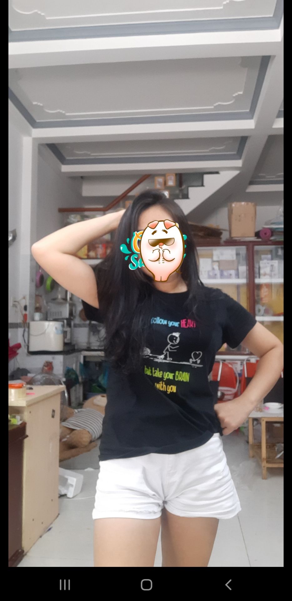 Không thấy bạn nào review hình ảnh nên can đảm chụp cho các bạn xem form. (Không có đi chơi nên view không đẹp, mong các bạn thông  cảm) Vải thì mặc mát lắm ạ. Đóng gói rất kỹ và tận tâm. Nhận cái áo cảm giác người bán rất nâng niu sản phẩm của mình. Mình sẽ lựa thêm mẫu để mặc. Chúc shop  ngày thành công hơn nữa ạ.