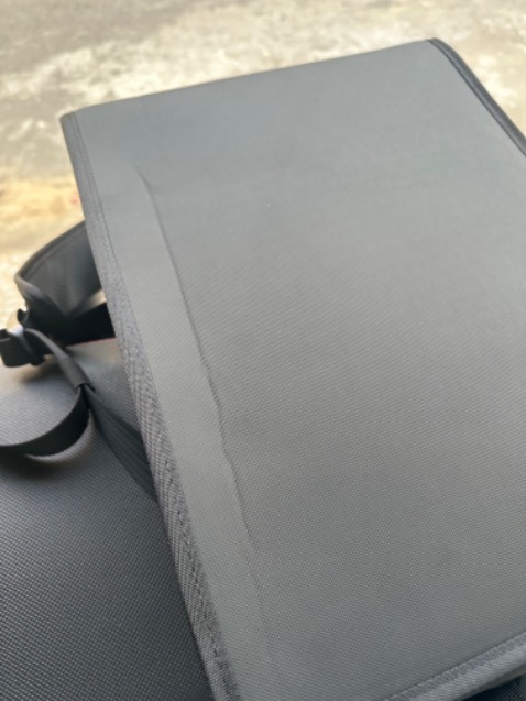 Hơi buồn vì bị nếp nhăn làm xấu balo