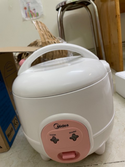 Bao bì rất kỹ. Rất ưng khi mua qua tiki trading. Hy vọng dung được lâu dài. Đây đủ phụ kiện. Làm nóng nhanh nhưng nóng luôn cả lớp nhựa ở ngoài nên hơi ngại vì nhà có bé nhỏ