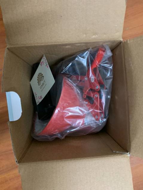 Đèn cực kì chất lượng và cực kì chắc, toàn bộ thân đèn đều làm bằng nhôm tạo sự chắc chắn cực kỳ, bóng đèn xin xò, chắc nhắn, kẹp bàn bao chắc chắn nên không sợ lung lay hau đổ bể