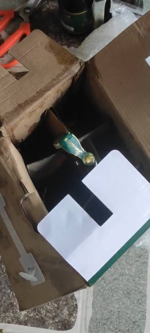 Bị vỡ nát 1 chai. Một trải nghiệm khó chịu nhất r ừ mua tiki đến giờ