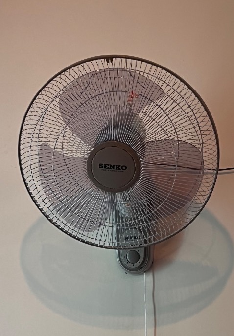 Quạt chạy êm, lượng gió nhiều , đóng gói cẩn thận, giao hàng nhanh và thân thiện