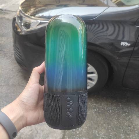 Kết nối dễ dàng, âm thanh khá ổn, nhỏ gọn dễ mang theo, thích hợp với không gian nhỏ, sp đáng mua, hàng chibh hãng nên khá yên tâm