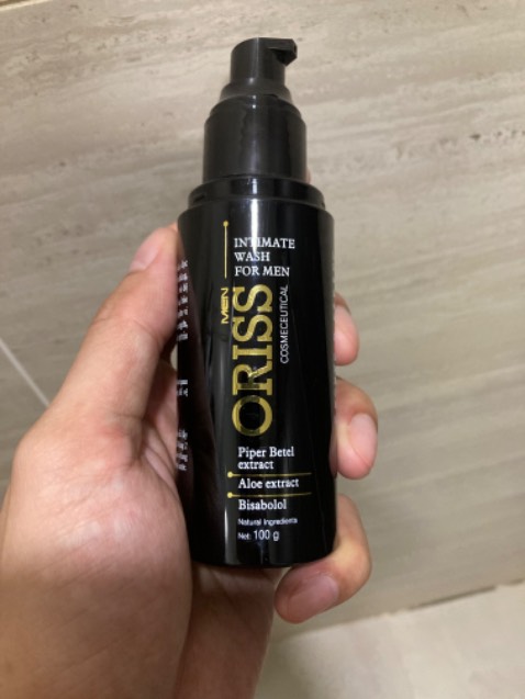 Mua hũ dạng bọt được tặng thêm hũ dạng gel. Dùng rất thích, cảm giác sạch sẽ, mát mẻ, mùi dễ chịu