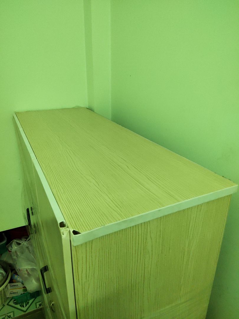 sản phẩm tủ nhựa nên khá mỏng, dễ vỡ. Khi giao hàng với 1 sản phẩm cồng kềnh và dễ vỡ như vậy mà lại dùng xe máy nên khá là không hài lòng. ưu điểm duy nhất là nhẹ