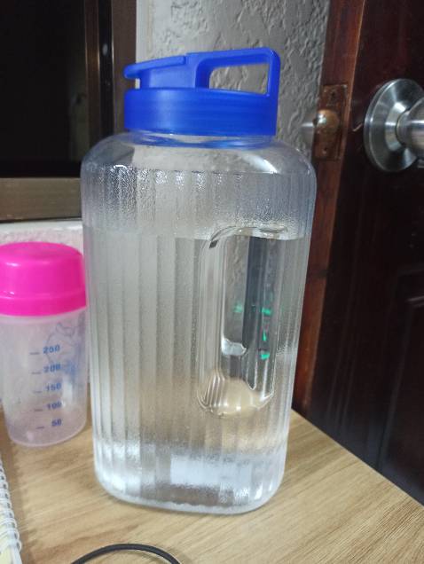 Tốt nhé. Mình mua lần 2, lần trước mình vô ý đổ nước sôi vào nên méo chai.

Bình này giữ nhiệt đến 60°C thôi nha mọi người