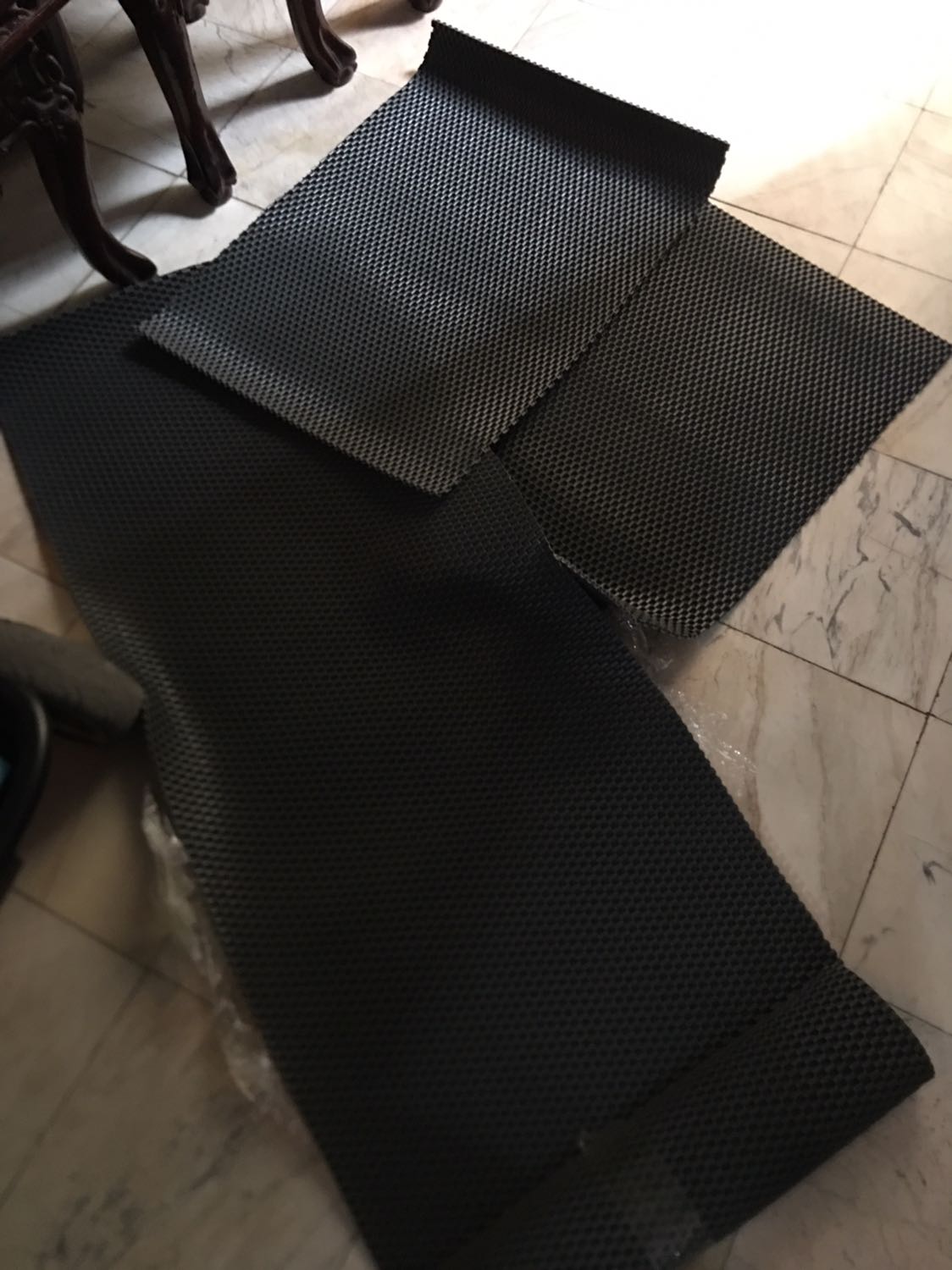 Shop đóng gói rất cẩn thận, giao hàng nhanh hơn dự kiến, cảm quan đánh giá là sản phẩm tốt, không mùi.