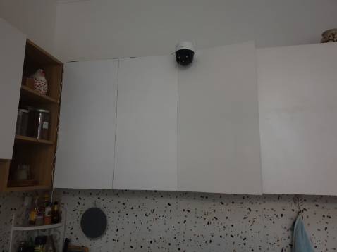 Hàng còn nguyên trong hộp. Mới sử dụng chưa biết độ bền, đúng như mô tả trên tiki.
Có vấn đề nhỏ là camera này không có đàm thoại 2 chiều. Ad nên ghi rõ để những người sau mua biết trước.
Hình chụp tring nhà do chưa gắn ngoài nhà được.