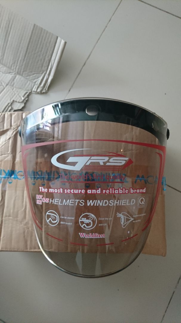 Giống mẫu chỉ 80%
Mẫu tất cả đều là nhựa trong, giao sản phẩm có phần nhựa đen hơi xấu sao với mẫu
Kính cũng ko giống mẫu lắm
Nói chung vẫn chấp nhận được nhưng đề nghị giao hàng đúng mẫu