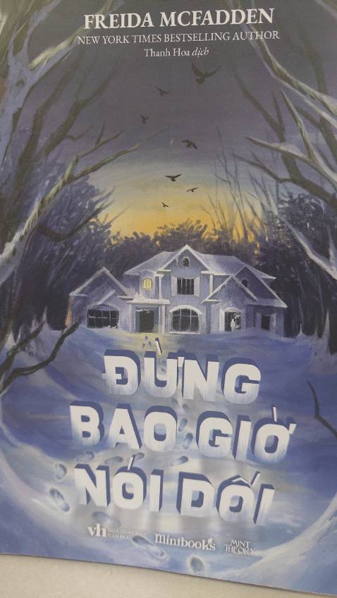 Đan cài giữa hiện tại và quá khứ “Đừng bao giờ nói dối “ là bản tường trình của 2 nhân vật nữ chính cùng đầy rẫy những thủ đoạn thao túng tâm lý,  những bí mật cần che giấu. 
 “ Kẻ nói dối cung cấp quá nhiều thông tin, ba hoa với đủ mọi chi tiết để tự thuyết phục mình hoặc người khác về những gì họ đang nói.”
Xây dựng cốt truyện và nhân vật một cách bài bản cùng khả năng kể chuyện khéo léo, Freida McFadden tạo dựng một tác phẩm trinh thám cuốn hút. Tuy nhiên cá nhân người đọc cho rằng câu chuyện sẽ ám ảnh và ấn tượng hơn với độc giả với cái kết mở, chứ không có phần lan man thêm thắt ở đoạn cuối.