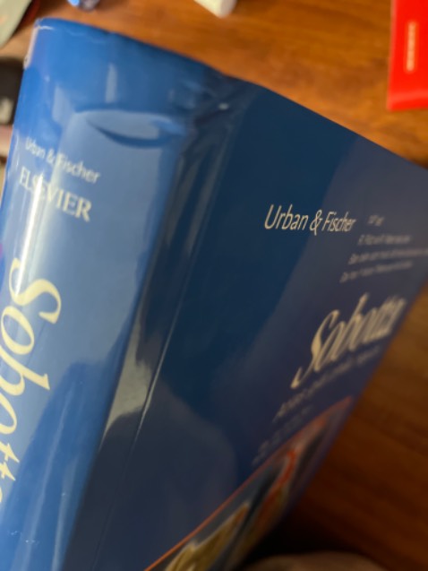 Bị móp góc khi đến tay , không hài lòng với dịch vụ vận chuyển