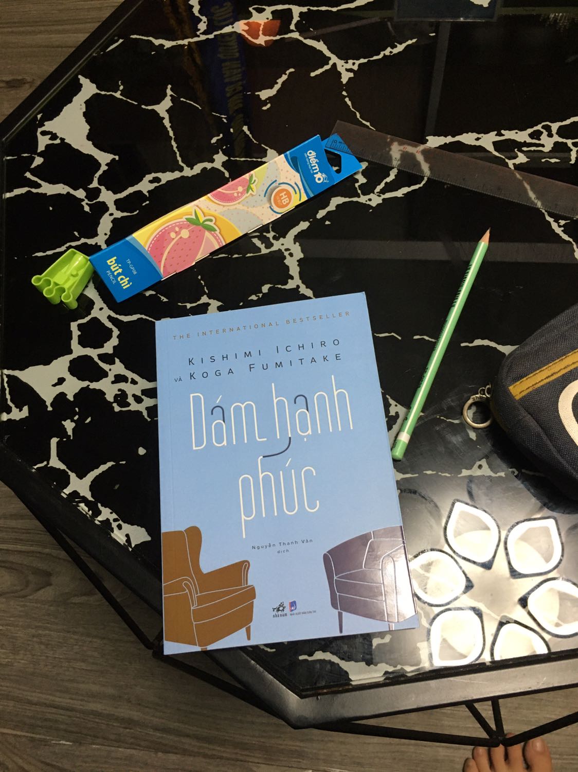 Tiki giao hàng phải nói là siêu nhanh, gói sách cẩn thận và gọn gàng, shipper thân thiện dễ thương... Then kiuu tiki, cuốn này mình đã mua rất nhiều lần chung với cuốn dám bị ghét để tặng những người bạn đang bị bế tắc và đầu cần nở hoa...
Bạn nên trải nghiệm cuốn sách này nhé! Nhớ đọc cuốn Dám bị ghét trước nữa nhee. Mọi thứ rất hay ho và đáng giá