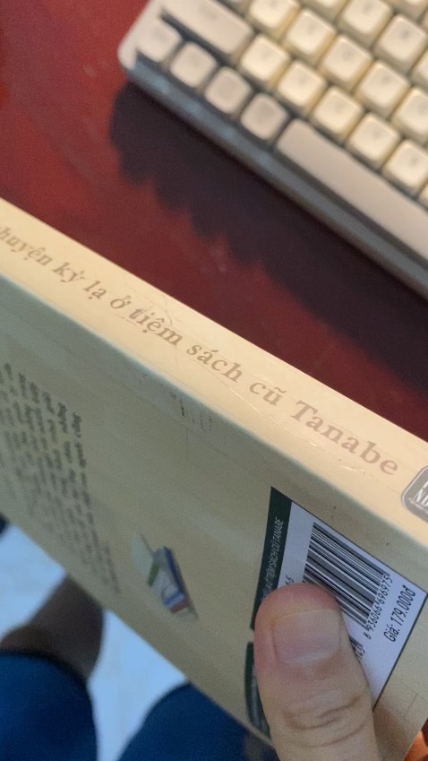 Giao hàng nhanh, tuy nhiên sách có khác nhiều vết Giao hàng nhanh, tuy nhiên sách có khác nhiều vết