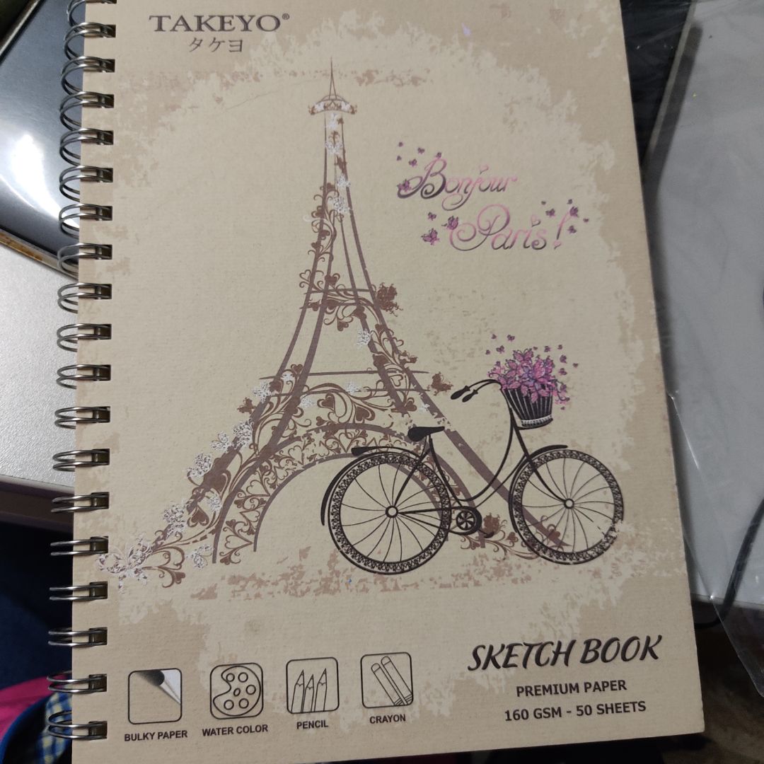 mình vẽ chì thôi nên thấy ổn áp. sổ dày, giấy màu ngà