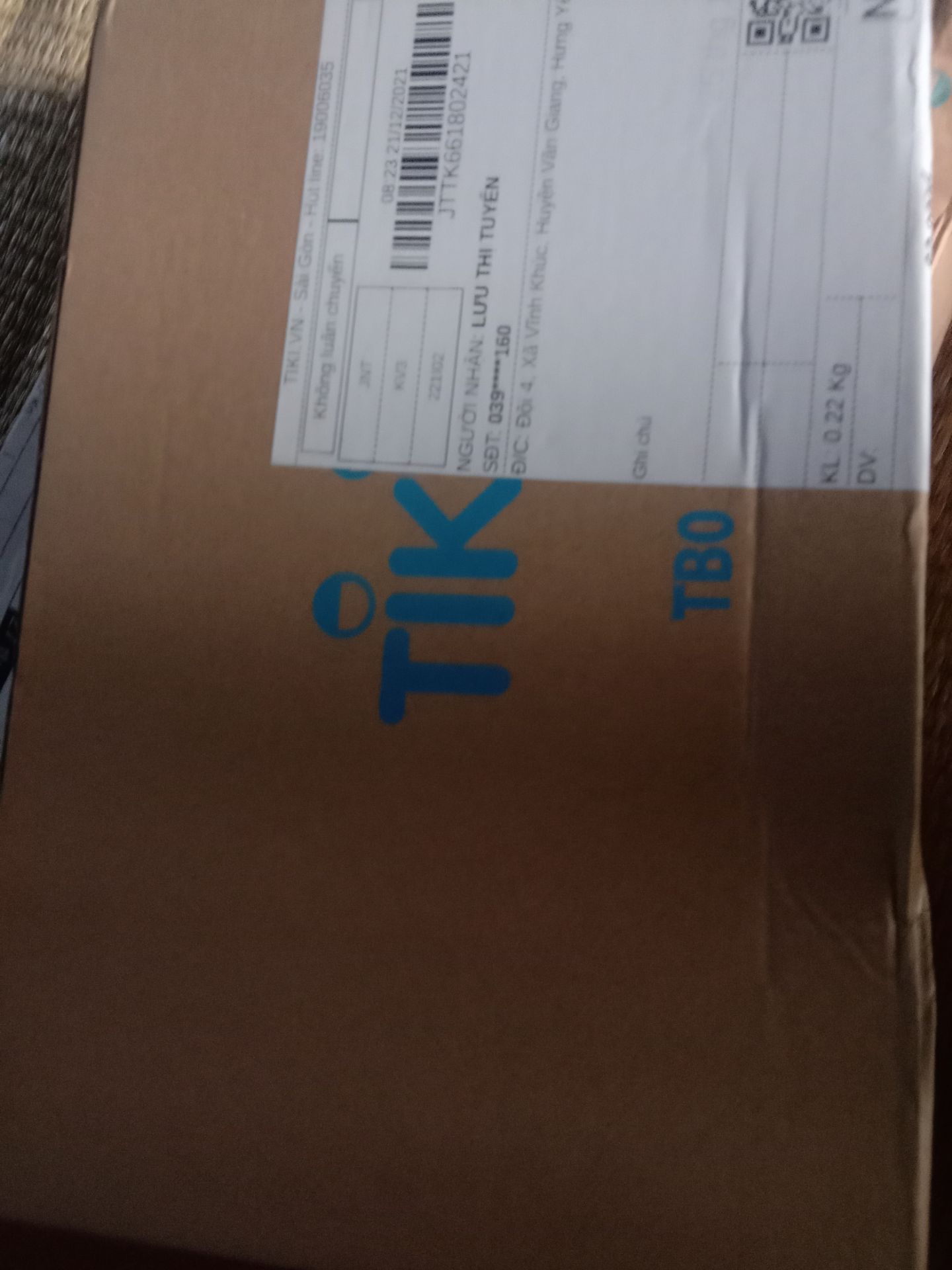 Đúg mặt hàg, quyển new, kô bị lỗi gì. Đóg gói đẹp tuy kô có bookcare bảo vệ nhưng okila. Shipper trả hàg đúg hẹn! 8/10