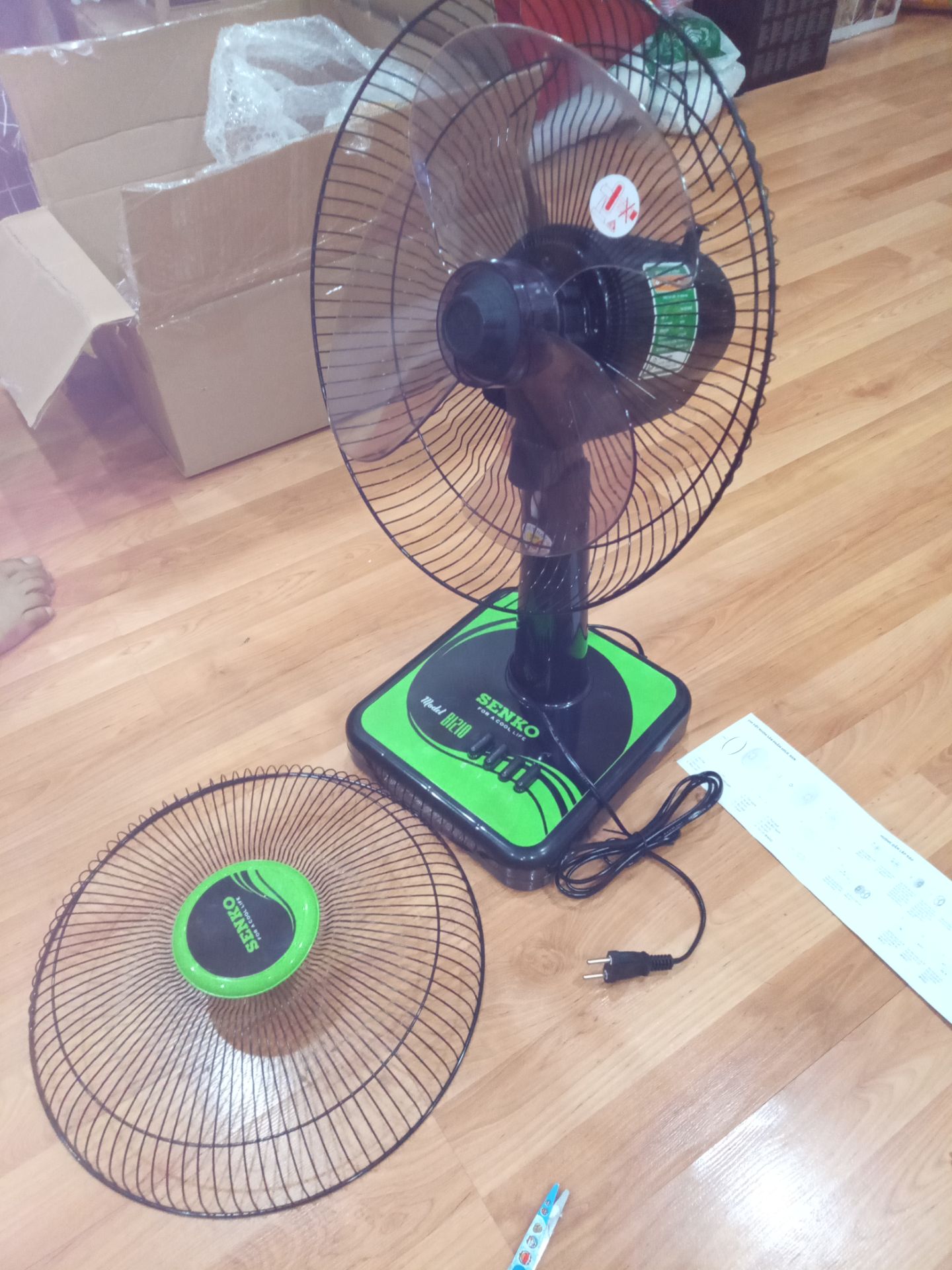 thiếu vòng tròn sao gắn được quạt???Tệ quá