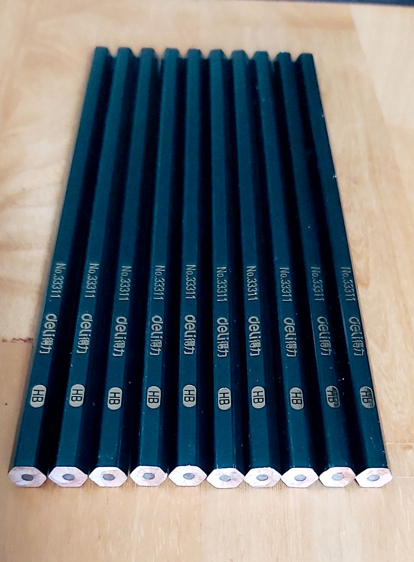 Rẻ mà đẹp, chỉ 15k vừa có cả bút và gọt bút chì. 
Dịch vụ tốt, giao hàng nhanh (sớm hơn hẹn). Rẻ mà đẹp, chỉ 15k vừa có cả bút và gọt bút chì. 
Dịch vụ tốt, giao hàng nhanh (sớm hơn hẹn).