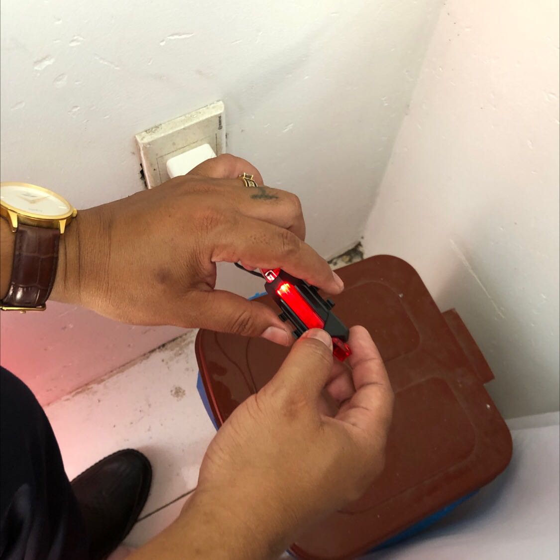 Tôi cần đổi lại 2 đèn bị lỗi
Hàng chưa đảm bảo