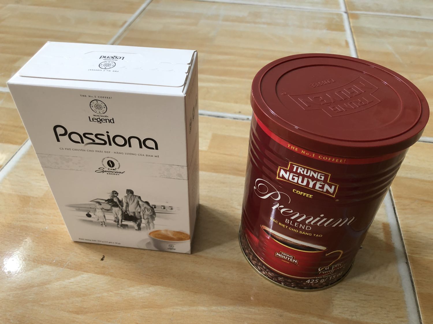 Tiki giao hàng nhanh, đóng gói cẩn thận, nhân viên giao nhận nhiệt tình ,lễ phép , hàng chính hãng date xa. Còn về chất lượng thì khỏi bàn, mình rất thích hai hương vị này,còn mua dc khi giảm giá , quá đã