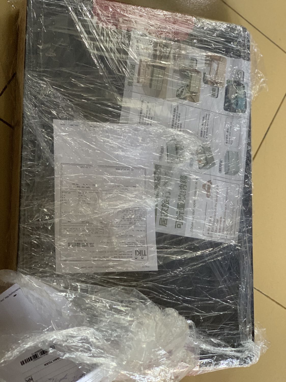 Đẹp nhưng hơi mỏng manh, nói chung sử dụng được chứ không xuất sắc lắm