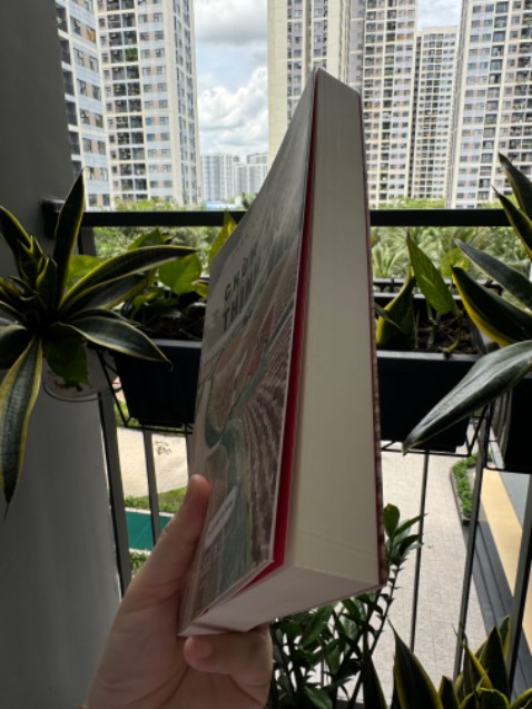 Đọc review của các bạn mua trước mình hơi sợ nhưng May quá sách giao ko bị móp méo. Đẹp 
Nội dung thì miễn bàn vì là tiểu thuyết kinh điển rồi