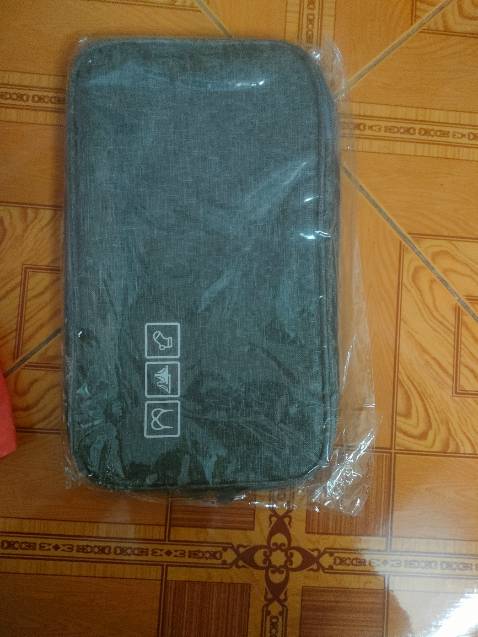 Túi có nhiều ngăn, dễ sắp xếp đồ, thuận tiện khi xếp đồ lót đi du lịch