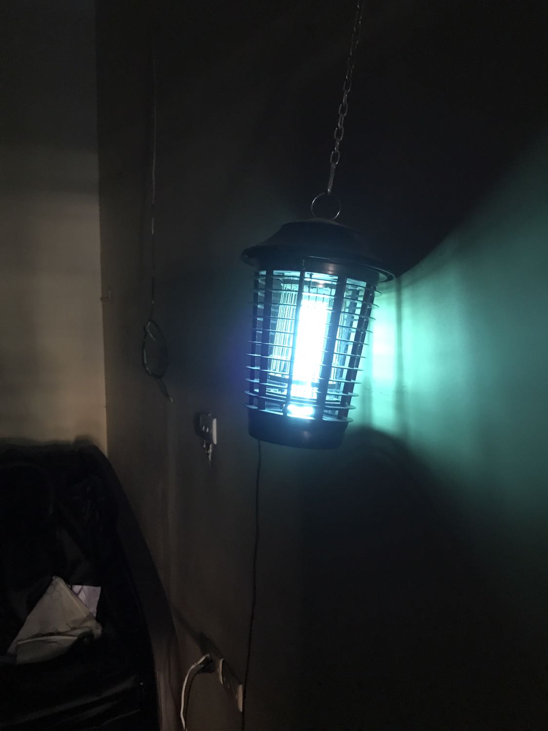 Đèn bắt muỗi rất hiệu quả. Nhà mình treo mỗi phòng một đèn, đều là DS-DU15. Từ khi có đèn này thì không phải phun thuốc diệt muỗi nữa.