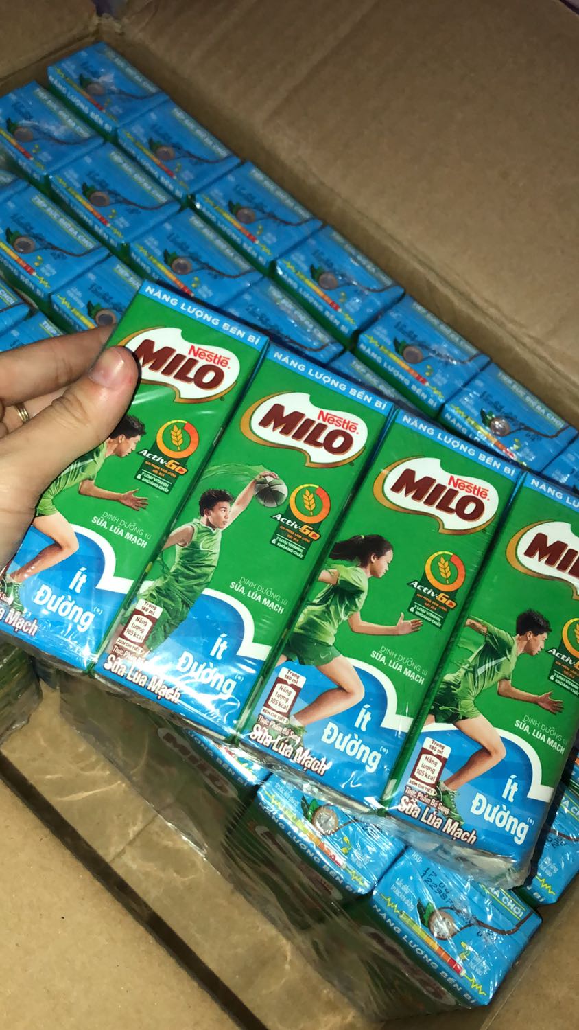 mua trên trading nên ko lo về chất lượng sp nha mng hsd ổn, ship về hàng ko bị móp lắm, sữa ngon hehee mng nên mua nha nhưng nên để ý hsd neh 10 đỉm 10 đỉm ❤️❤️❤️ mua trên trading nên ko lo về chất lượng sp nha mng hsd ổn, ship về hàng ko bị móp lắm, sữa ngon hehee mng nên mua nha nhưng nên để ý hsd neh 10 đỉm 10 đỉm ❤️❤️❤️