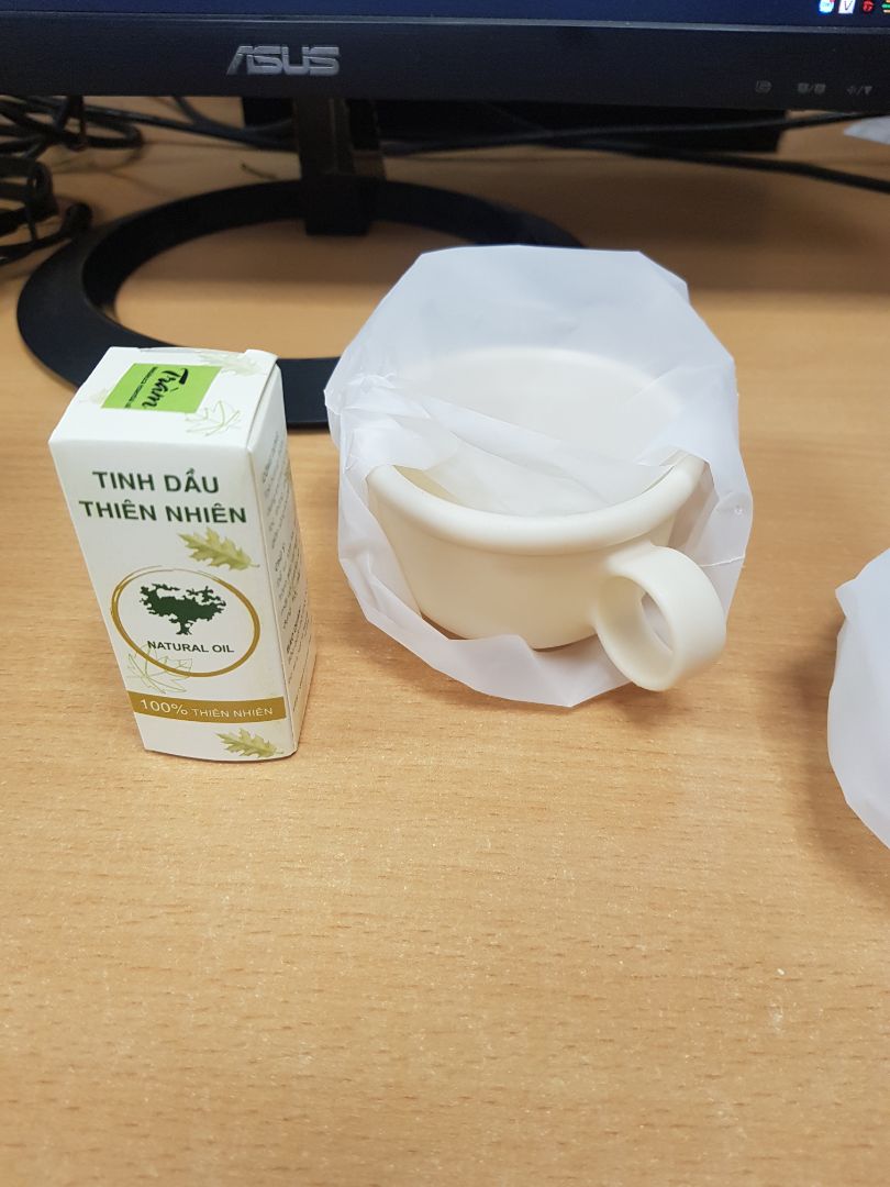 Mình mua về bé nhà mình thích lắm. Đeo đi dạo cả ngày mặc dù còn chưa đổ nước vào. Cảm nhận sau khi sử dụng sản phẩm giữ nhiệt tốt. Nước đá mình để từ sáng mà trưa vẫn lạnh lắm. 
Bé đi dạo vòng về có mấy bạn cùng tầng cũng đòi mẹ mua theo. Mọi người nên mua nhé, sản phẩm tốt trong tầm giá.