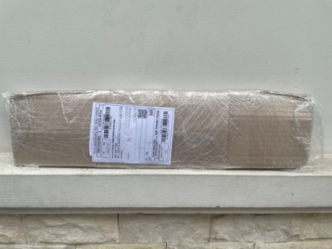 Đóng gói kỹ, giao hàng đúng hẹn. Băng keo dán nhỏ, không biết dính được bao lâu. Sản phẩm màu sắc đẹp, đường in và cắt khá gọn gàng, sắc nét.