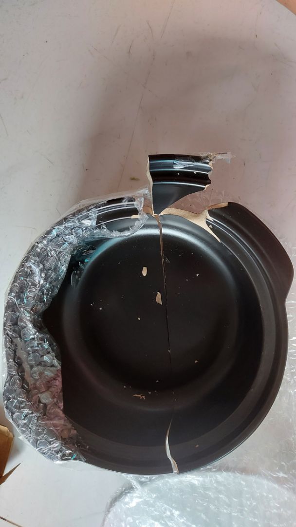 Hàng bị vỡ hết. Có đổi được không ạ? Hàng bị vỡ hết. Có đổi được không ạ?