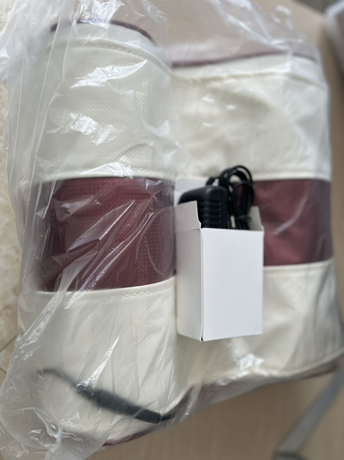 Mua hộ lên chỉ mở ra xem. Trông khá hay. Hi vọng bền